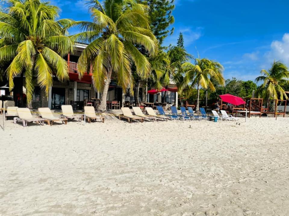 Coconut Tree West Bay Hotel Kültér fotó